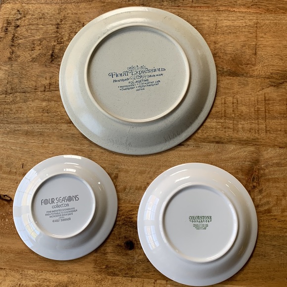 Set of Three Vintage Floral Plates - Picture 5 of 14